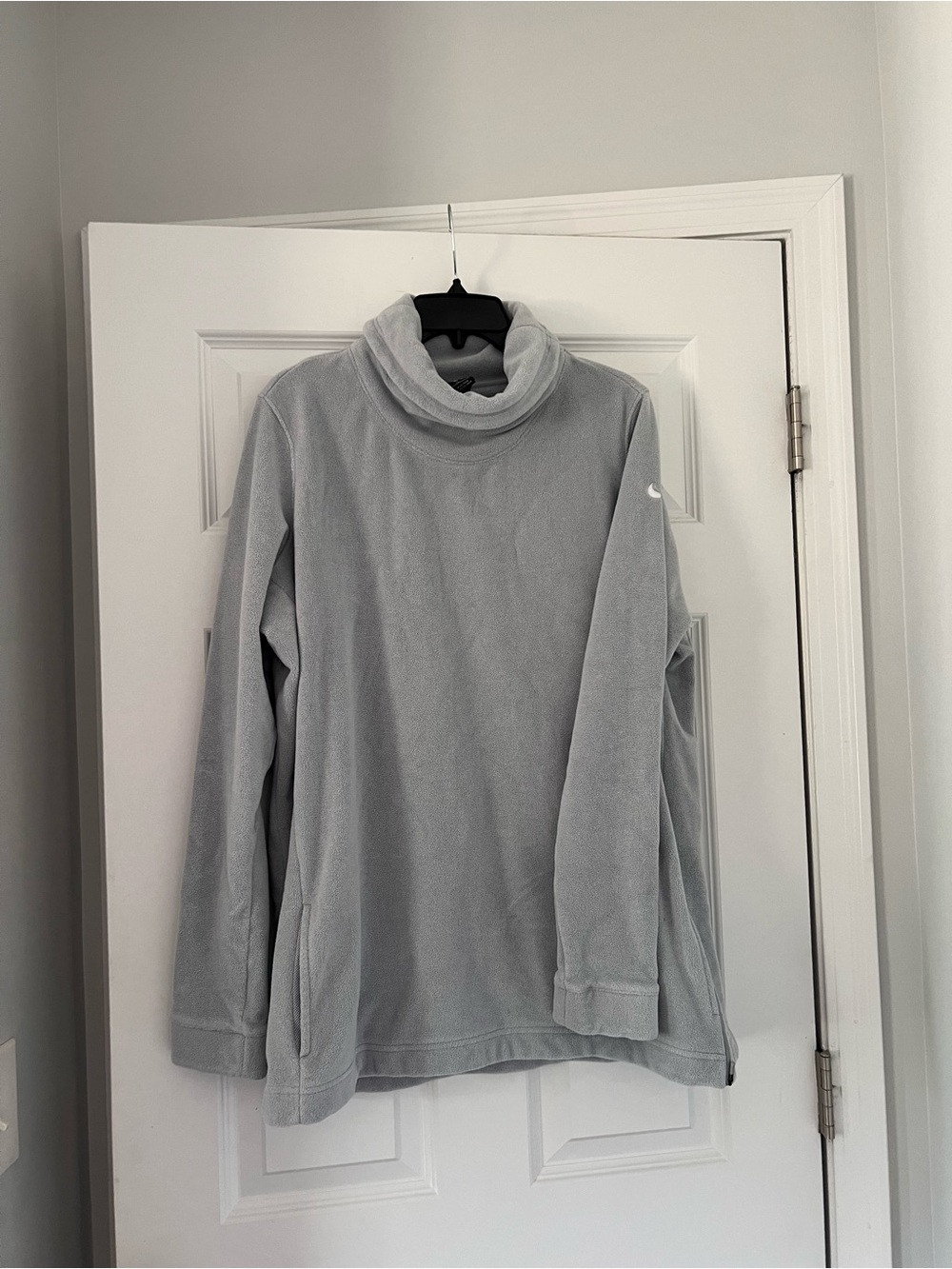 Nike Dri-FIT Pullover Womens XL Gray Fleece Turtleneck Athletic.